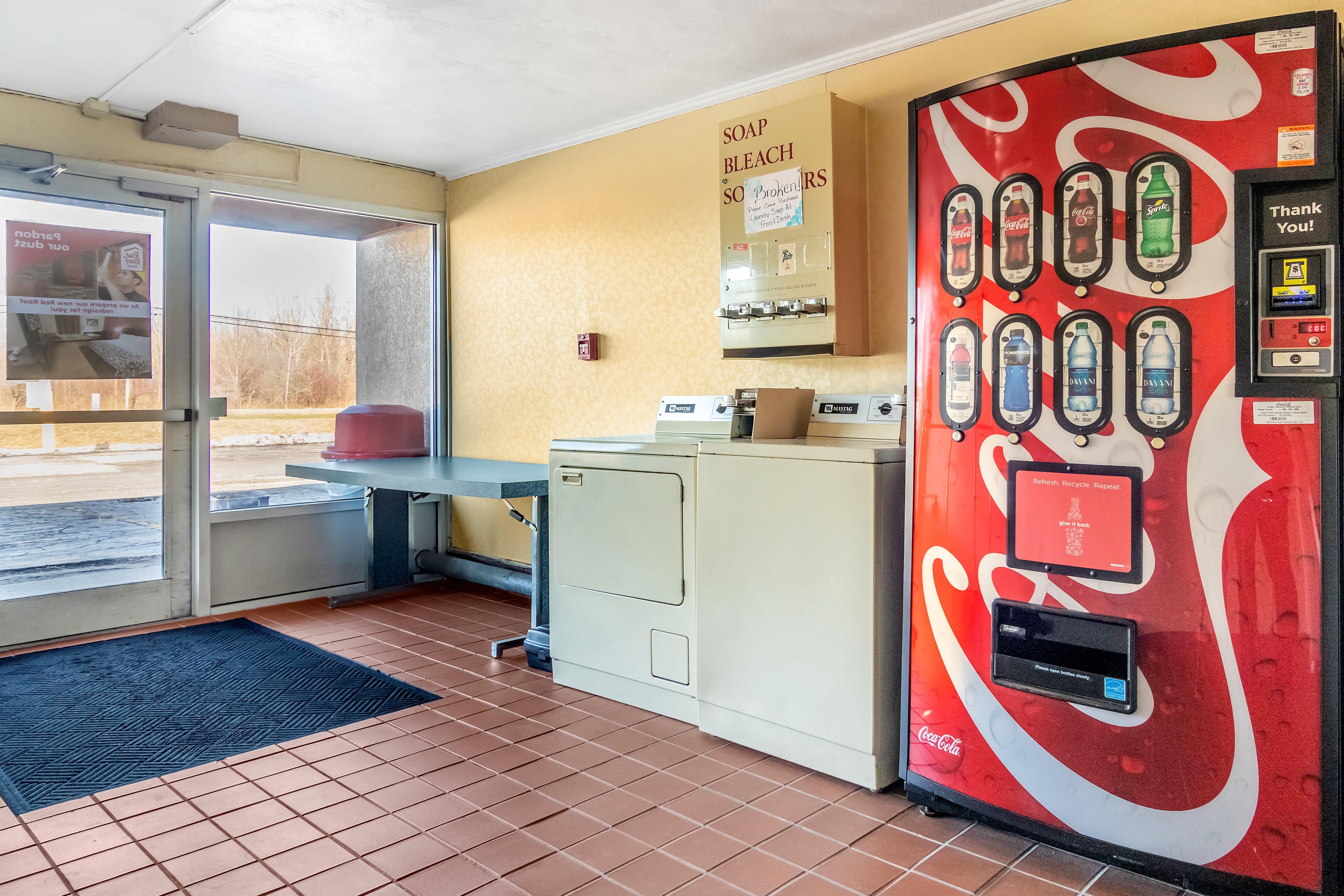 Red Roof Inn Ashtabula - Austinburg Bagian luar foto